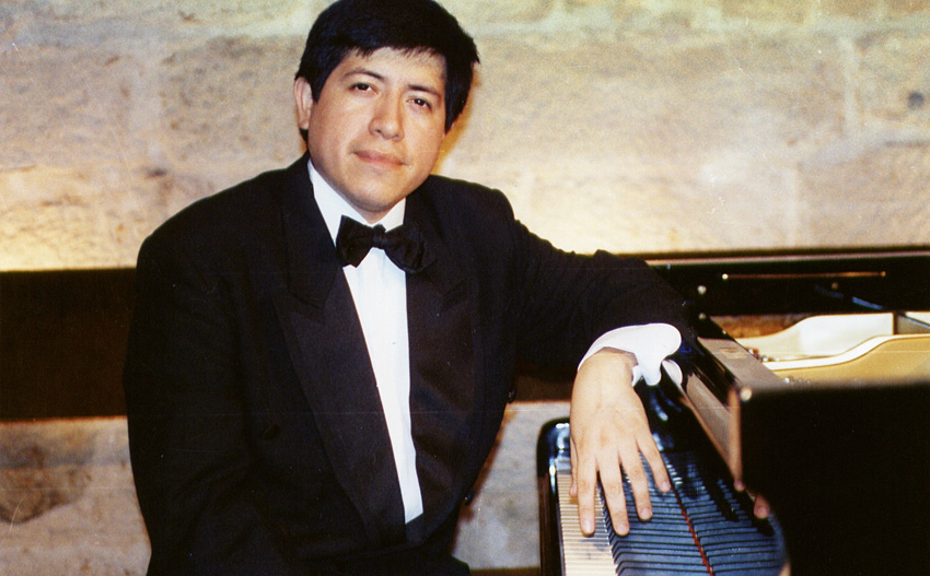  Vladimir Valdivia, Pianist